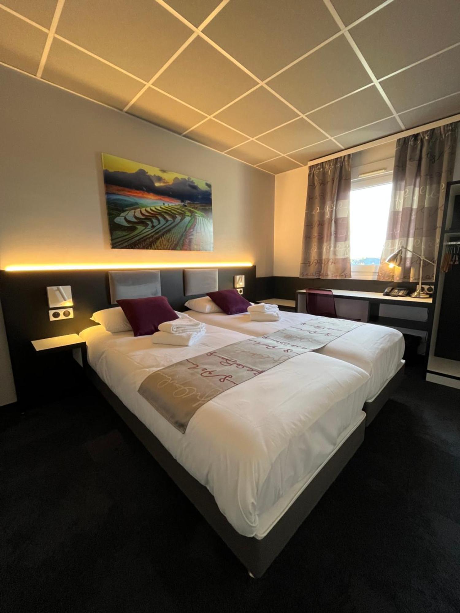 Brit Hotel Le Vesoul Esterno foto