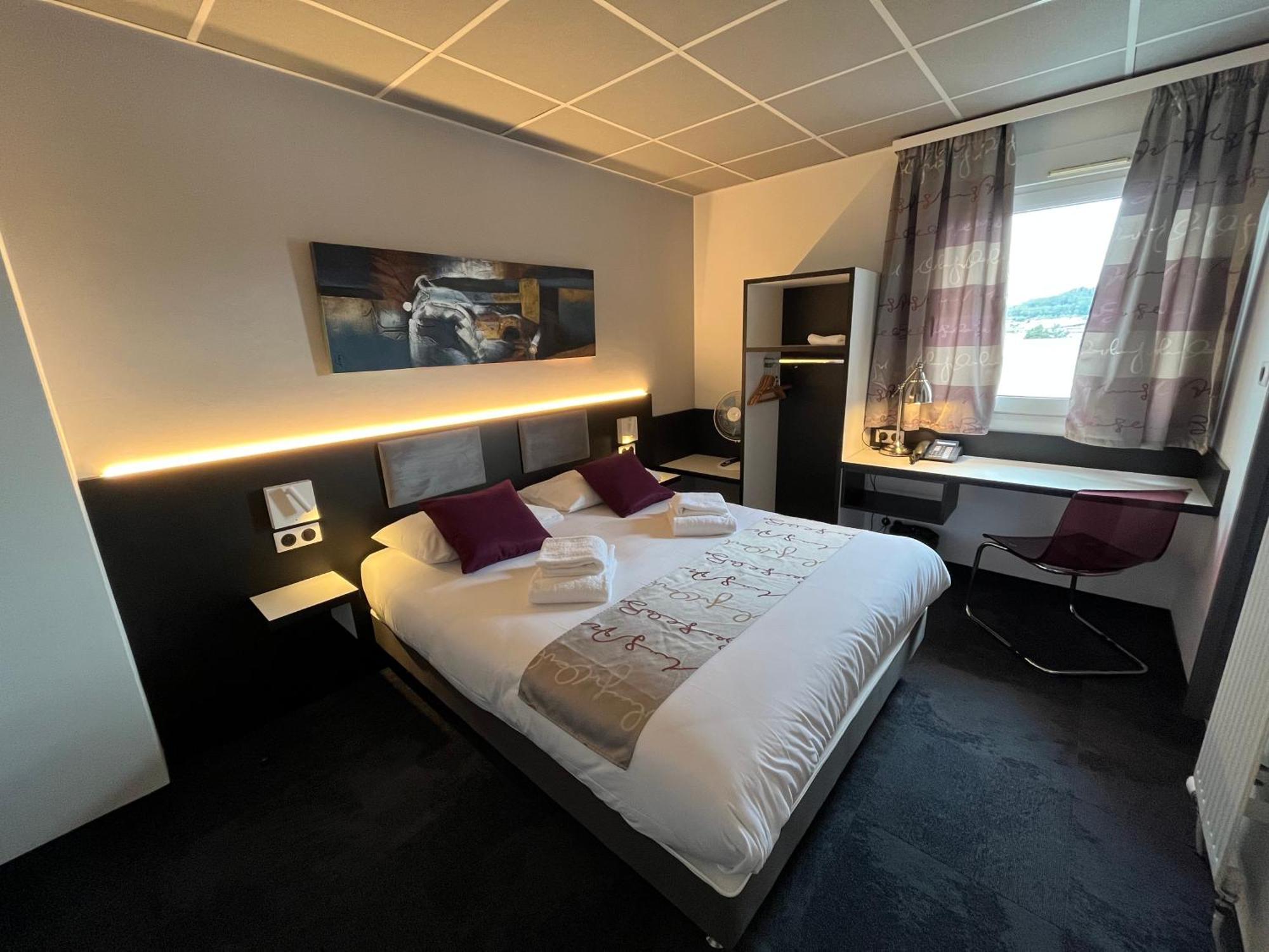 Brit Hotel Le Vesoul Esterno foto