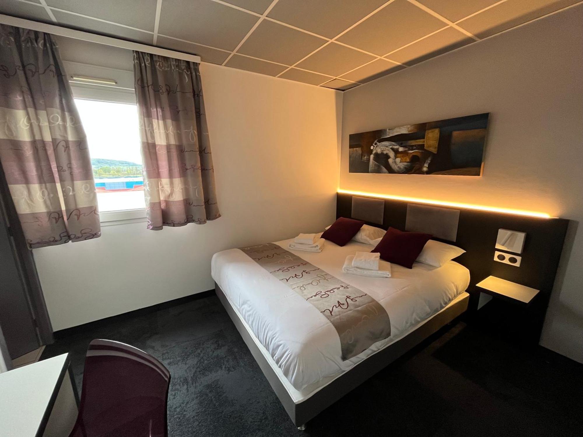 Brit Hotel Le Vesoul Esterno foto